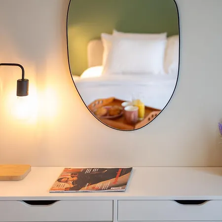 Design 1bdr Near Center Apartment