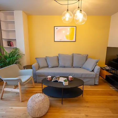 Apartment Design 1bdr Near Center